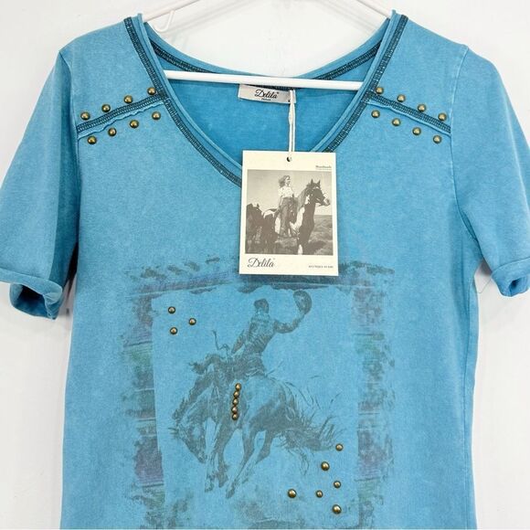 Delila Texas Teal Rodeo Cowboy Graphic V Neck Studded Short Sleeve Shirt NEW - Picture 2 of 16